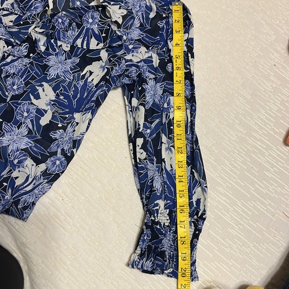 Ralph Lauren Blue Floral Top, Women’s size small - Picture 7 of 9